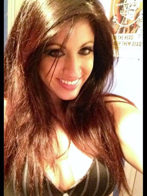 Hi :) #zombora #karenzombora http://t.co/cNHlOYx70D<a href="/tag/zombora"class="tags">#zombora</a><a href="/tag/karenzombora"class="tags">#karenzombora</a>