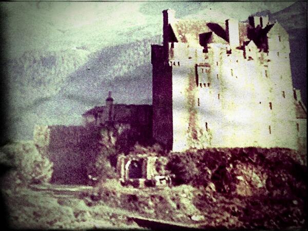 CedarClass's tweet image. Who would live in a castle like this? Well done Cedar Class, your Macbeth PowerPoints will make great scenery!