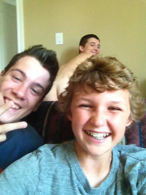 liam_culbert's tweet photo. #TweetAPictureThatYouCantExplain @rileyculbert @Corey_bathurst LOL http://t.co/3EPHQFvTOQ