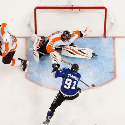 RT @tblightning: Retweet to help congratulate <a href="/RealStamkos91/">Steven Stamkos</a> on his 200th career #NHL goal! #Stamkos200