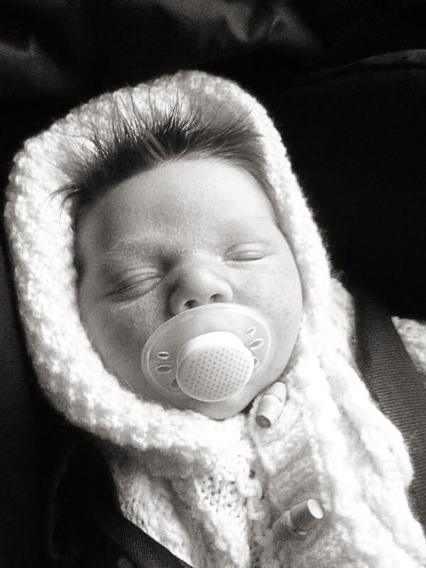 bumblebeezy66's tweet photo. Charlie http://t.co/Lsk4w0jVYW