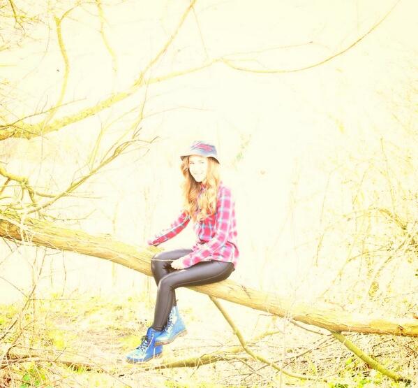 LauraAmyAndrews's tweet image. Today was such a nice day #sun #bluesky #crispandcold #photoshootweather