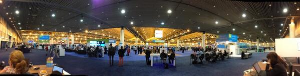 ccognetta's tweet image. Panoramic from Convergence 2013 Social Media Center #conv13 #msftconvergence #tribridge