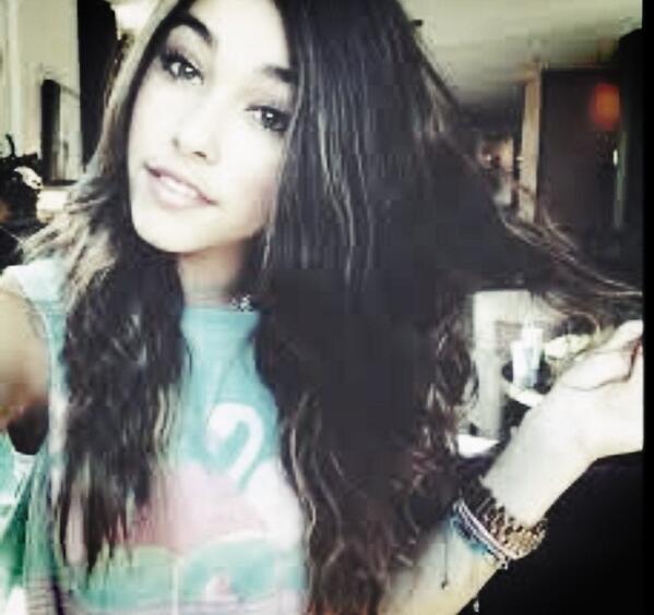 MadisonBeerekaf's tweet image. Can somebody love me? :(