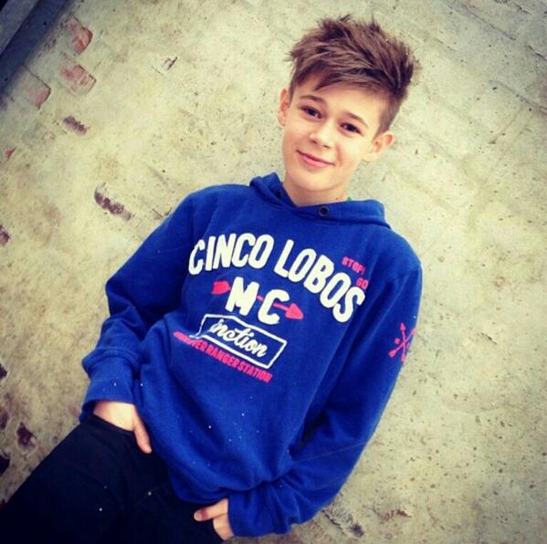 Hashtag_Fake's tweet image. Booooored