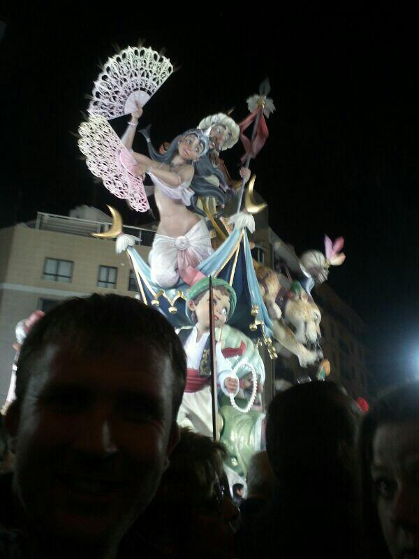 ChuckNacho's tweet photo. Dia de fallas http://t.co/9JmQGFuMrL