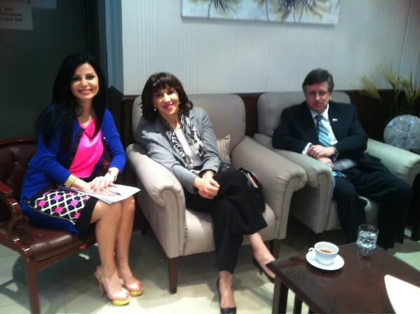 gmk_tv's tweet photo. ندين صيداني
ستحاور بعد قليل
سفيرة فرنسا بالكويت
والسفير الكندي http://t.co/BKg2hCin9b