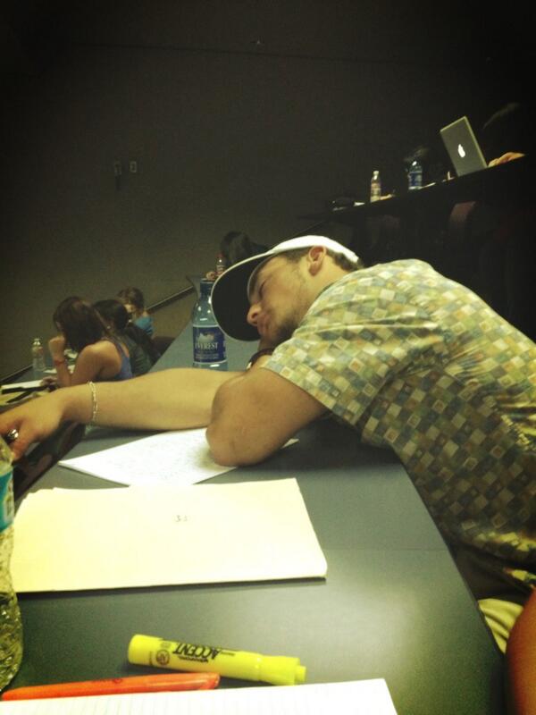 mariap_andrade's tweet image. No but really... WHY ARE WE IN SCHOOL?? #answerplease @laurenpiritz @stephanie5502 @thomaschamp_