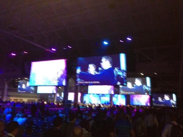 ccognetta's tweet image. Convergence Keynote 10 minutes! #conv13 #tribridge #msftconvergence