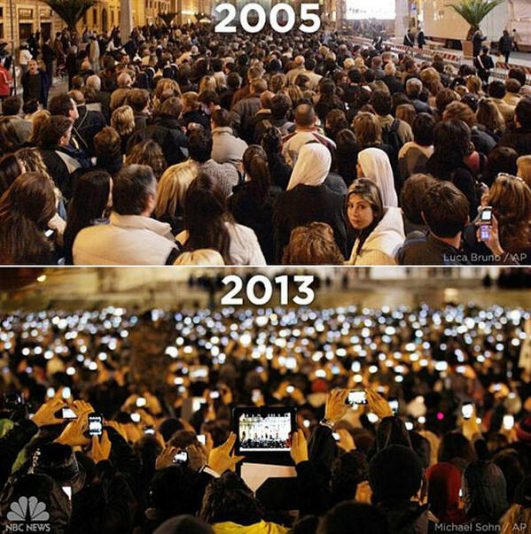 Nikgaturro's tweet photo. De Benedicto a Francisco. Yo no sé si cambió algo en la Iglesia... ¡¡Pero en la tecnología!! http://t.co/PmLcll06BP