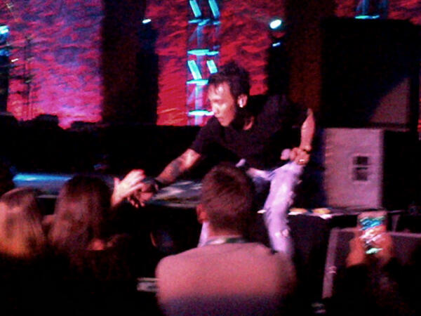 handrea's tweet photo. Pinoy power #arnelpineda in the house. Woohoo!! http://t.co/U0dD8s3aUA