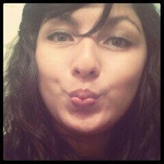 18Chapina's tweet photo. siempre ay que sonreirle ala vida aunqe todo va exo trizas http://t.co/w5NqAzQEve