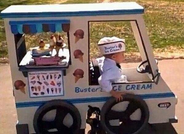 TheKingsToys's tweet image. This kid's parents built his Halloween costume around his wheelchair.