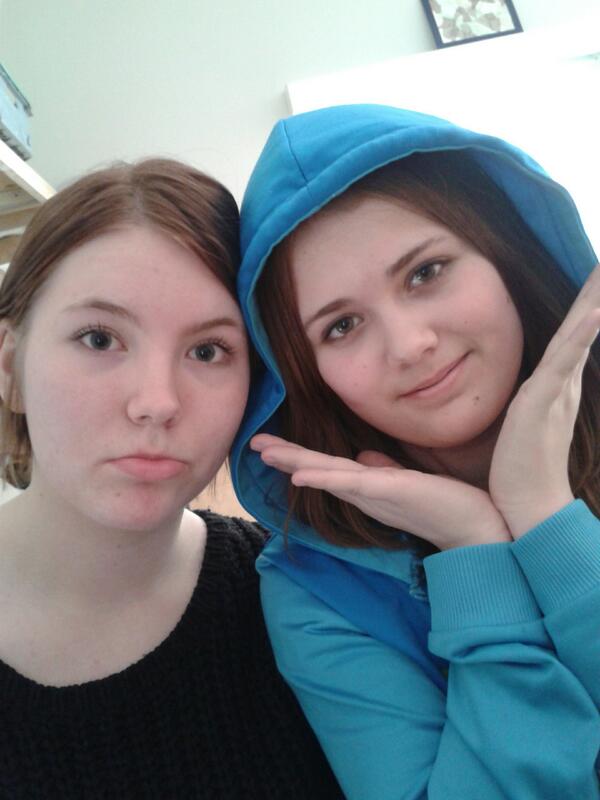 officialCHARM's tweet photo. Clara and Telly~ ^_^ http://t.co/rOfGIReGJU
