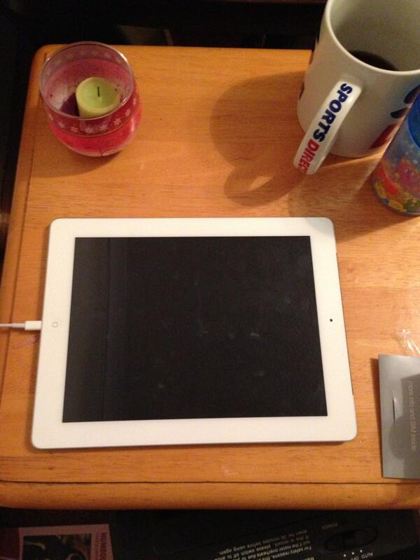 TheDon1441's tweet image. This mother fucker takes AGES to charge!! #iPadProblems