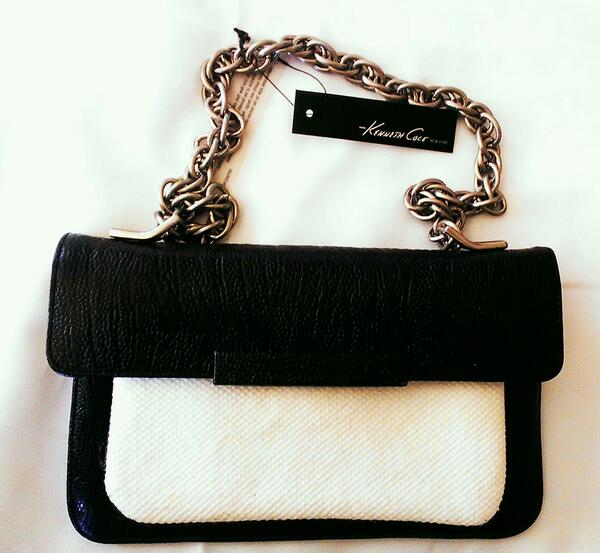TRENDYACCESS's tweet image. Kenneth Cole clutch bag for sale now!!! Trendyacess.com #Kennethcole #handbag #trendy #style