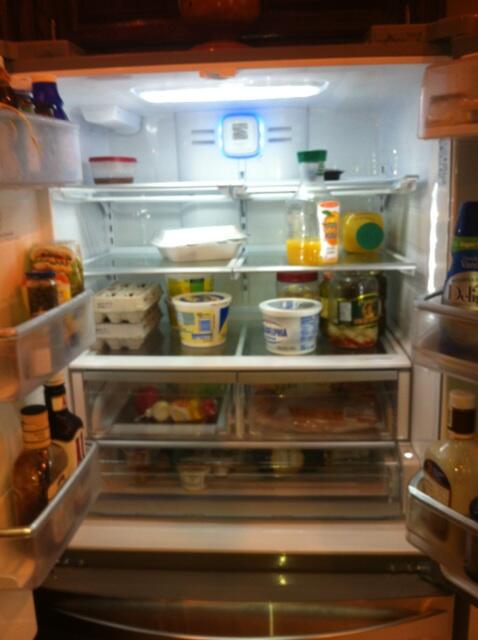 Nick_4g's tweet image. Nigga got the munchies and aint shitt to eat...😒 #weedproblems