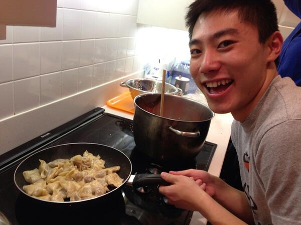 laurayd's tweet photo. @BostonBreakout makes wontons and Asian stir fry for dinner! http://t.co/DNsvB0DIQq
