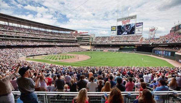 MLBPics_'s tweet image. Target field
