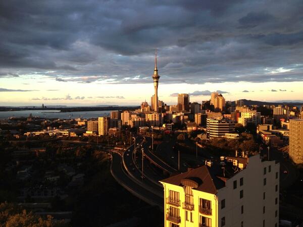 DavidKellyStHel's tweet photo. Nice night in AKL http://t.co/LQMkUeDQSt