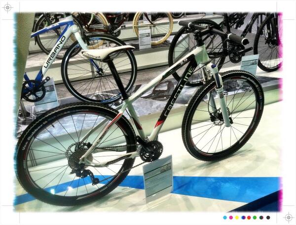 VeeRubberTires's tweet photo. Bangkok cycle product featuring custom @VeeRubberTires . http://t.co/ID1mBZAuSS