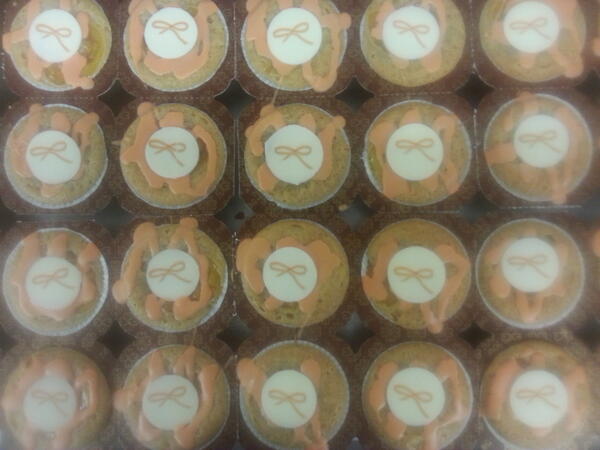 #joure #lemmer Feestelijke tip! Koningjuweeltjes (Bereid met spelt gevuld met stukjes perzik) Natuurlijk bij Breimer