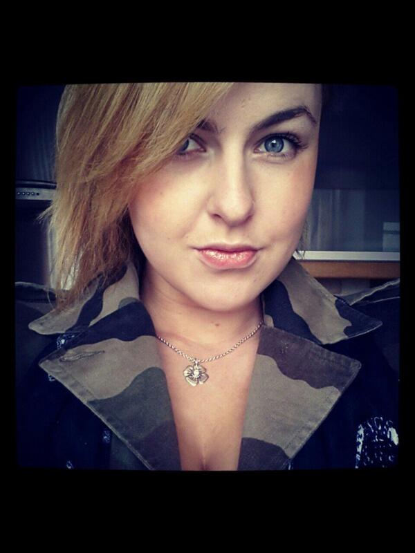 Jenniiann's tweet photo. Wore a camo jacket to work.. Hoped they wouldn't see me! Didn't pissing work did it http://t.co/WPpbpxT5H9