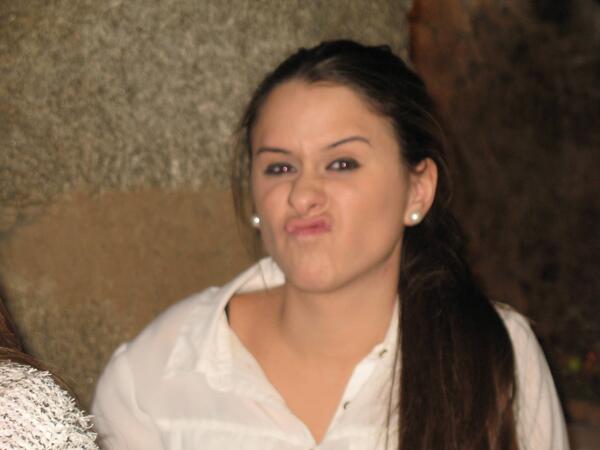 Felicitar a lo más bonito y más loco que tengo de prima @anitabuenestado por esos 20 añitos. Te quiero.