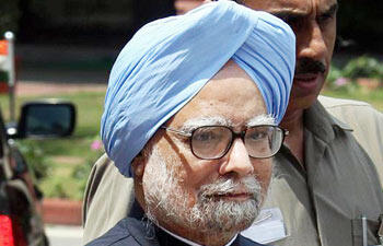 IndiaToday's tweet photo. Manmohan may continue as PM if Cong retains power after 2014 polls, hints Janardan Dwivedi - http://t.co/oLzJv8kpQ3 http://t.co/MXbee3UEPY