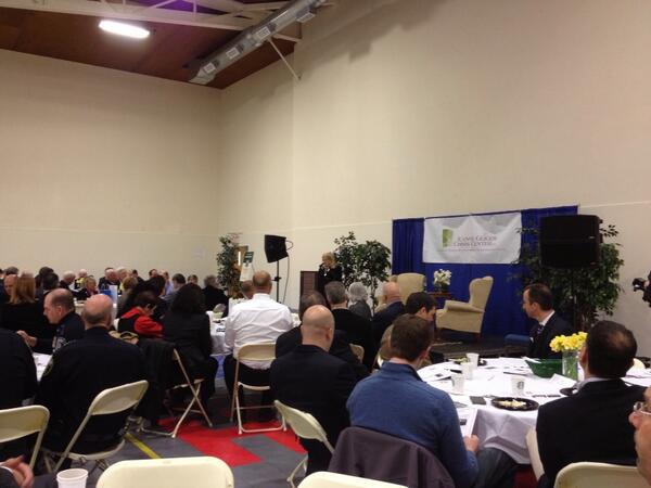 moderndads's tweet photo. #jeannegeigercrisiscenter white ribbon breakfast http://t.co/3FeUubq5Lr