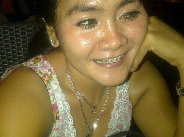 Diana_Wibi's tweet photo. With hubby http://t.co/b0QKaavqRx