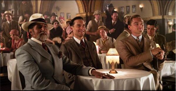 WarnerBrosSpain's tweet photo. La leyenda del cine indio @SrBachchan interpreta a #MeyerWolfsheim, el buen amigo de #ElGranGatsby.Estreno 17 de Mayo http://t.co/FkfvSISwDr