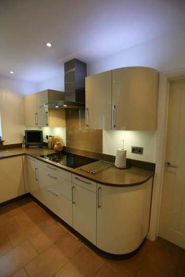 KitchCoUK's tweet photo. Can kitchens be round as well as square? We will let you be the judge! http://t.co/pcLdb0uMve