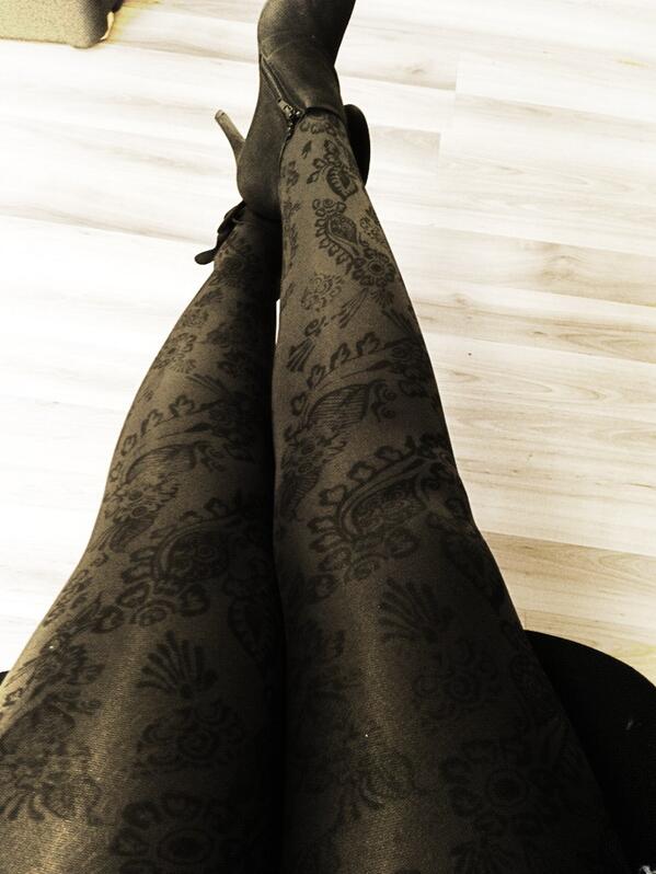 AshleyvRice's tweet photo. @glamour_fashion loving henna winter prints http://t.co/SqkHyr0YBF