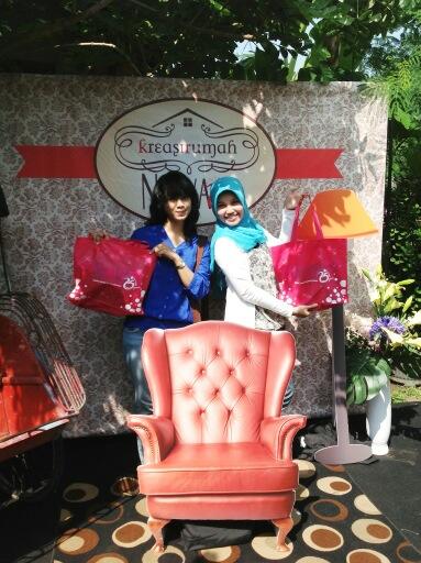 sdeinsa's tweet image. @tabloidnova @istianagustin #KreasiRumahNOVA #SOLO #funphotobooth 25th anniversary.