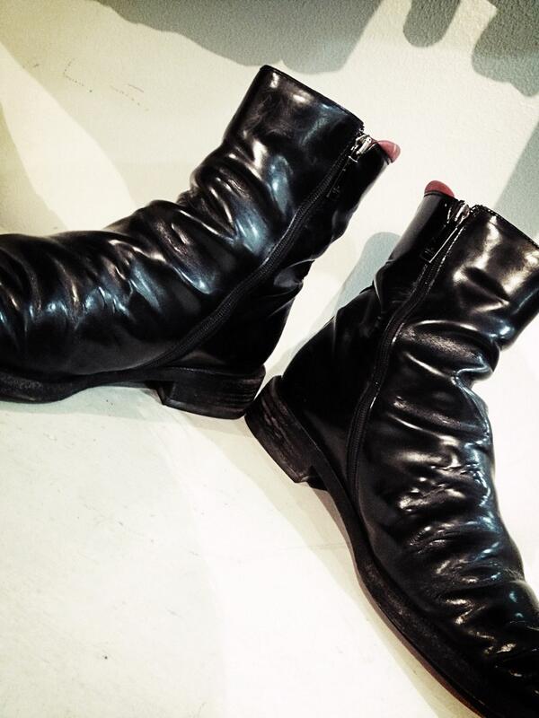 nuhisari's tweet photo. RT @DOG_OSAKA_KYOTO: 京都店 新作 GUCCIのレザーブーツ http://t.co/tGPKbV8mLW