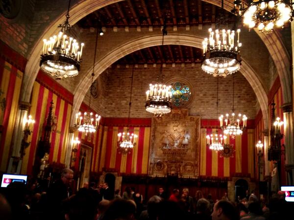 ProjecteWomba's tweet image. @Iris_Salvat i @GemmaMasferrer ja són al Saló de Cent de l&apos;Ajuntament per parar atenció al Pla d&apos;Inclusió Social BCN