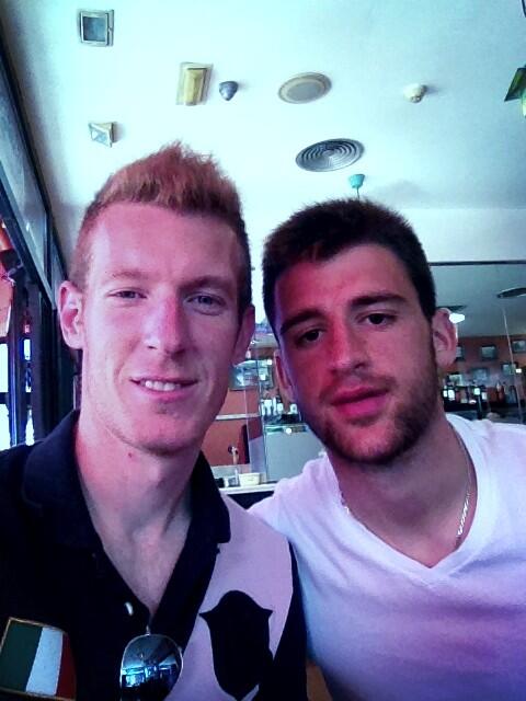 Ximoforner7's tweet photo. Después del entrenamiento a comer con mi compañero @alluneta93 que aproveche. #SevenXF http://t.co/nYyK5ZoaZe