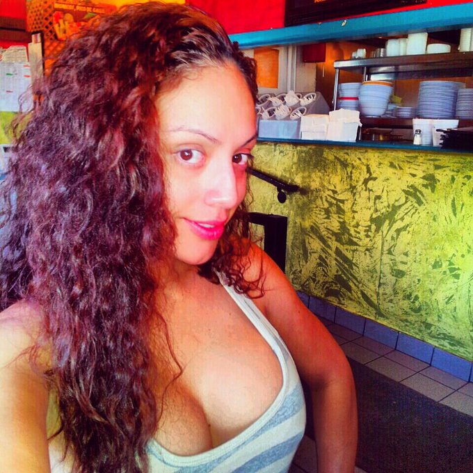 up handlin my business... http://t.co/rpU2oTH3S7