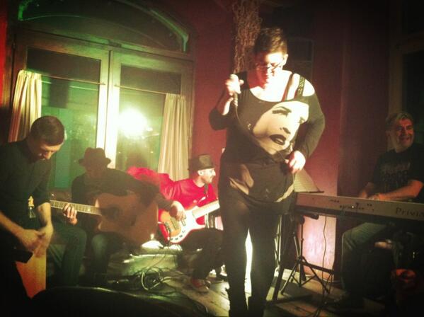 TheTeachers_fm's tweet photo. Now live @ Galileo da sx @batteleleria @FrankBenotti @MaurinoTM @La_Noraaa @maxtempia. Listen to the groove! http://t.co/XMFUY9Iifz