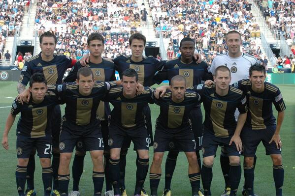 NotLetoux's tweet photo. Coach yell No Homo before this, he always wants to see butt http://t.co/eoAo91G2mc