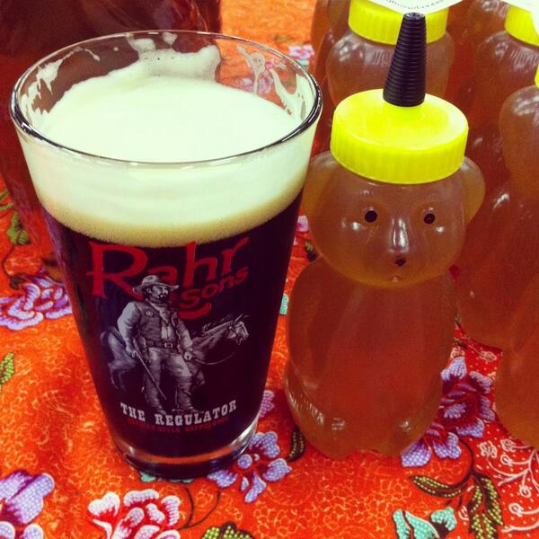 BeekeepDaughter's tweet image. Chillin' at @RahrBrewing. Honey and beer -- my favorite!