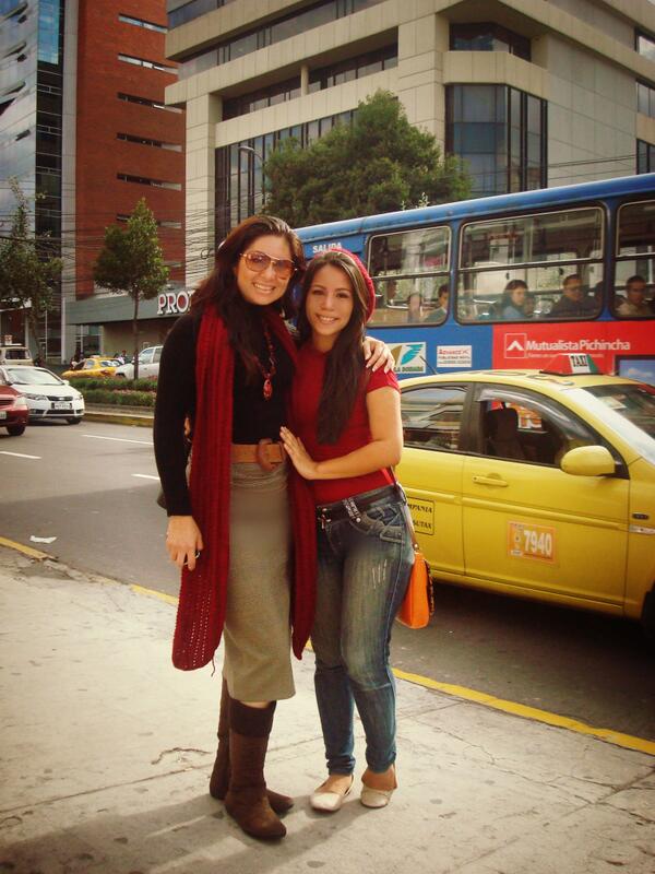 nicgovea's tweet image. #mommy #LoveInRed #Quito #bonitasygorditas  @conniefrancom