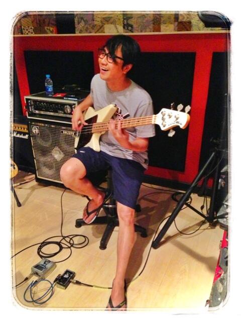 Lthn buat ultah <a href="/GIGI_Band/">GIGI</a> tgl 31 di htl trans bdg tp kok pemaen bassnya anak SMP ya?