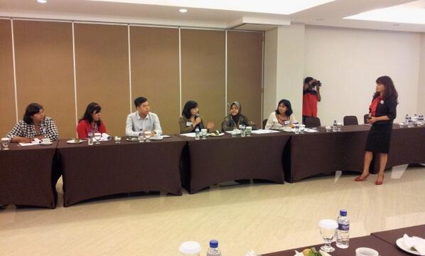 LL_BSPIC's tweet image. "..Body Language Sangat Menunjang Efektifitas Komunikasi.." @LusyLaksita #onedaytraining #communicationskills