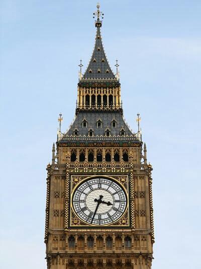 TrueTwitFact's tweet image. Big Ben is 7 minutes late, this is to pay respect for seven pigeons which died during its construction.