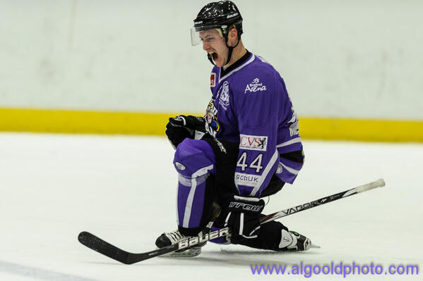 Birnstill shoots
Birnstill scores
Birnstill celebrates <a href="/StevenBirnstill/">Steven Birnstill</a>