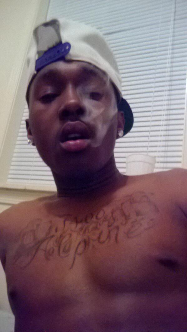 Gatesz__'s tweet image. Cooliin gettiin hiigh #soloflow