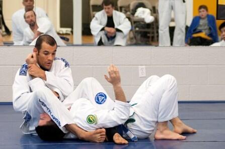 RyronGracie's tweet photo. Your arm is safer in my armlock than anyone else's. #keepitplayful #control http://t.co/35gT0E8jmQ