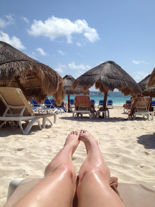 GriffithsDiana's tweet photo. @Andrea_crompton just got back to snow. Bit of a change to earlier in the week !!! http://t.co/kwDVYliYgW